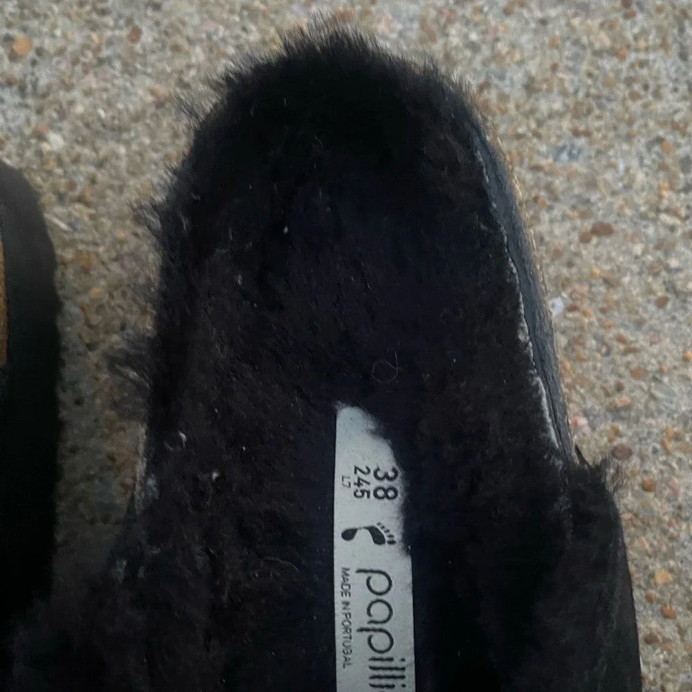 Birkenstock Black Fuzzy Sandals - Picture 4 of 6